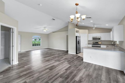 Villa ou maison à vendre à Cape Coral, Floride: 4 chambres, 151.99 m2 № 1338189 - photo 6