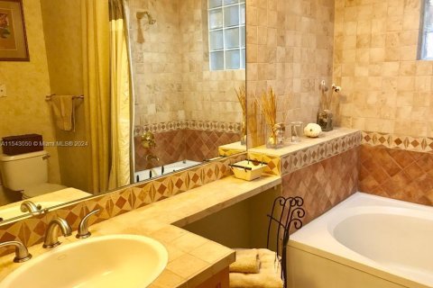 Condo in Aventura, Florida, 2 bedrooms  № 1042769 - photo 26