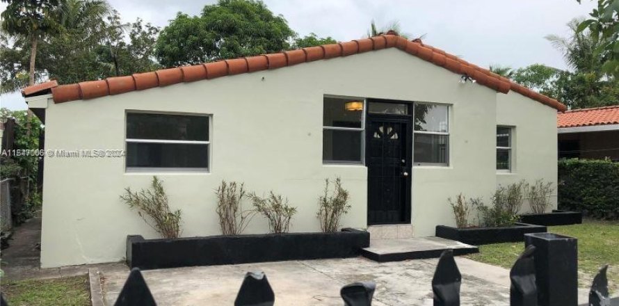 House in Miami, Florida 3 bedrooms, 127 sq.m. № 1054261