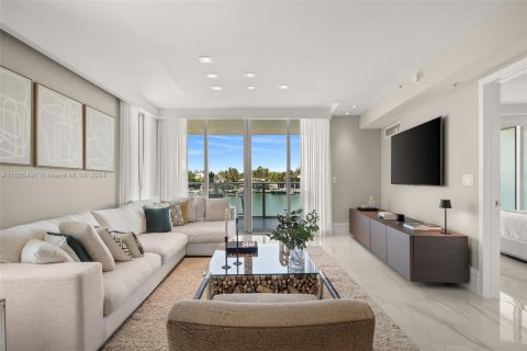 Condo in Miami Beach, Florida, 2 bedrooms  № 1385569 - photo 5