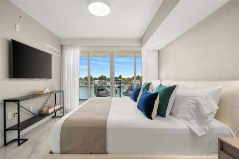 Condo in Miami Beach, Florida, 2 bedrooms  № 1385569 - photo 15