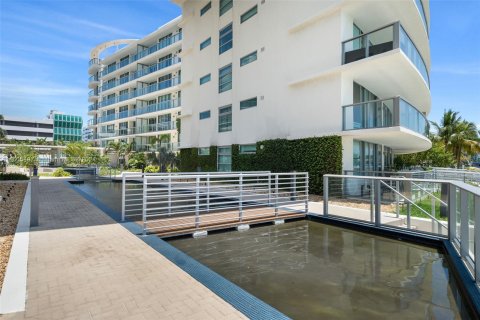 Condo in Miami Beach, Florida, 2 bedrooms  № 1385569 - photo 28