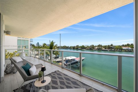 Condo in Miami Beach, Florida, 2 bedrooms  № 1385569 - photo 12