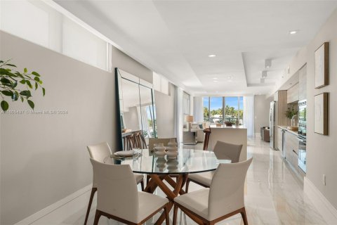 Condo in Miami Beach, Florida, 2 bedrooms  № 1385569 - photo 10