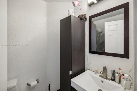 Casa en venta en Miami, Florida, 5 dormitorios № 1385571 - foto 8