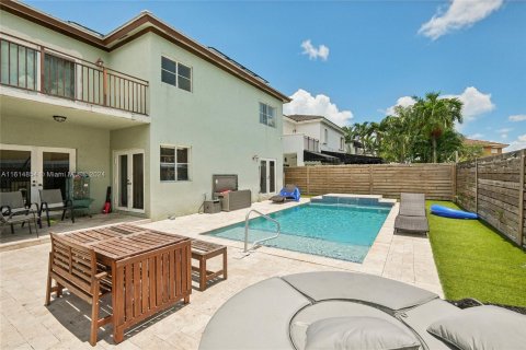 House in Miami, Florida 5 bedrooms № 1385571 - photo 17