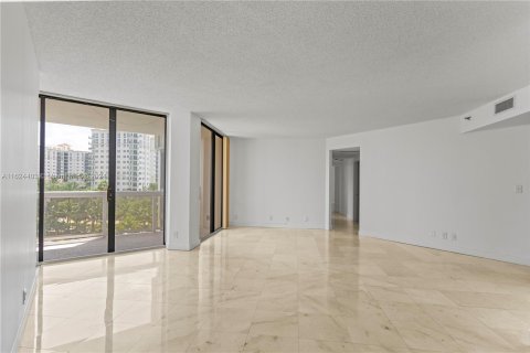 Condominio en venta en Aventura, Florida, 3 dormitorios, 181.16 m2 № 1270952 - foto 5