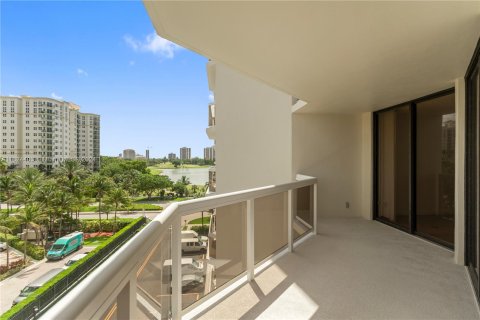 Copropriété à vendre à Aventura, Floride: 3 chambres, 181.16 m2 № 1270952 - photo 7