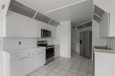 Copropriété à vendre à Aventura, Floride: 3 chambres, 181.16 m2 № 1270952 - photo 17