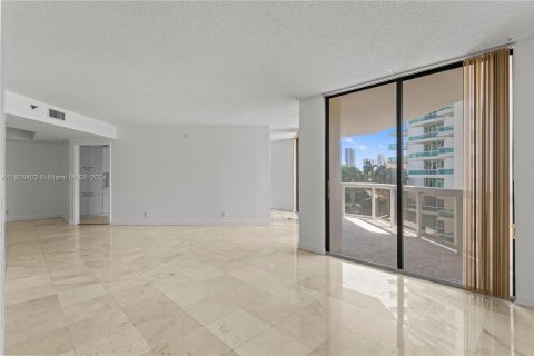 Copropriété à vendre à Aventura, Floride: 3 chambres, 181.16 m2 № 1270952 - photo 3