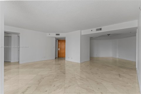 Copropriété à vendre à Aventura, Floride: 3 chambres, 181.16 m2 № 1270952 - photo 2