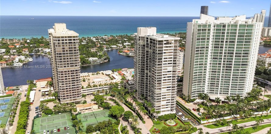 Condominio en Aventura, Florida, 3 dormitorios  № 1270952