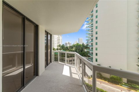 Copropriété à vendre à Aventura, Floride: 3 chambres, 181.16 m2 № 1270952 - photo 14