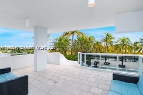 Condominio en venta en Surfside, Florida, 2 dormitorios, 86.4 m2 № 1033435 - foto 14