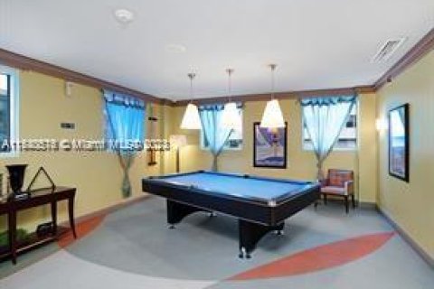 Condominio en venta en Surfside, Florida, 2 dormitorios, 86.4 m2 № 1033435 - foto 11
