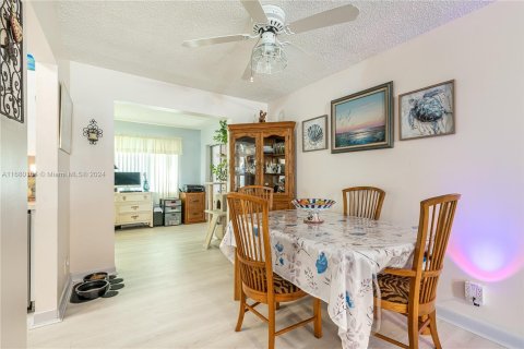 Villa ou maison à vendre à Boynton Beach, Floride: 2 chambres, 122.35 m2 № 1409434 - photo 8