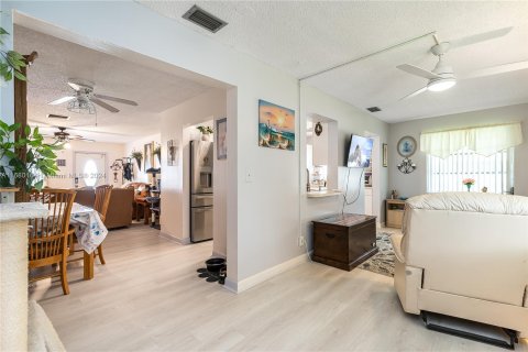 Villa ou maison à vendre à Boynton Beach, Floride: 2 chambres, 122.35 m2 № 1409434 - photo 9