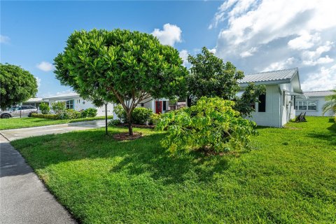 House in Boynton Beach, Florida 2 bedrooms, 122.35 sq.m. № 1409434 - photo 25