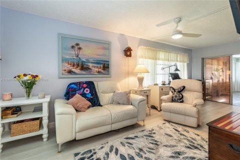 Villa ou maison à vendre à Boynton Beach, Floride: 2 chambres, 122.35 m2 № 1409434 - photo 11