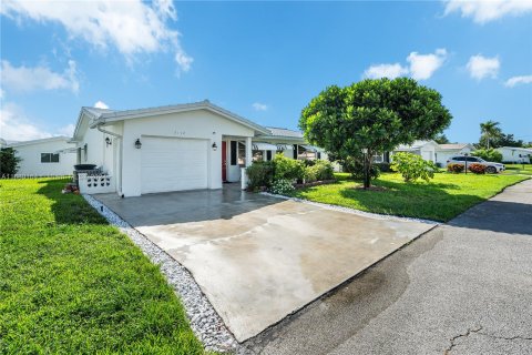 Villa ou maison à vendre à Boynton Beach, Floride: 2 chambres, 122.35 m2 № 1409434 - photo 2