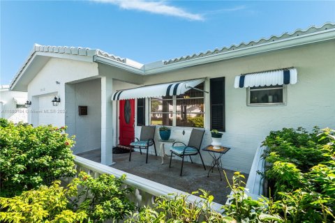 Villa ou maison à vendre à Boynton Beach, Floride: 2 chambres, 122.35 m2 № 1409434 - photo 3