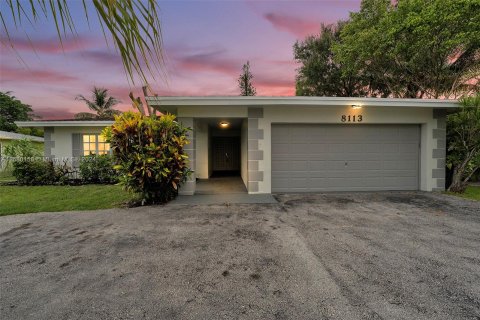 Villa ou maison à vendre à Tamarac, Floride: 3 chambres, 158.4 m2 № 1409433 - photo 1