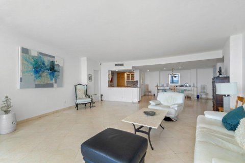 Copropriété à vendre à Boca Raton, Floride: 2 chambres, 176.89 m2 № 1068263 - photo 12