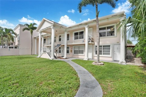 Condominio en venta en Fort Lauderdale, Florida, 2 dormitorios, 100.33 m2 № 1398032 - foto 1