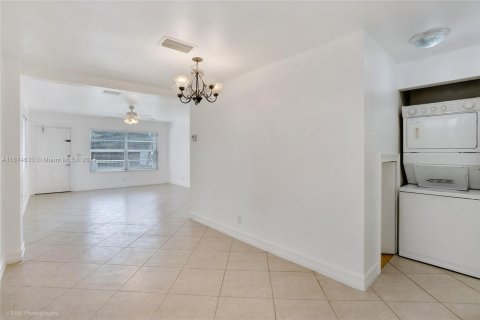 Condominio en venta en Fort Lauderdale, Florida, 2 dormitorios, 100.33 m2 № 1398032 - foto 3