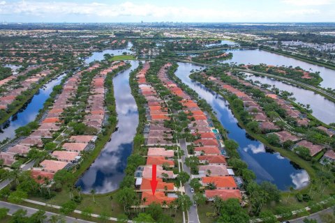 Villa ou maison à vendre à West Palm Beach, Floride: 4 chambres, 185.9 m2 № 1079567 - photo 3