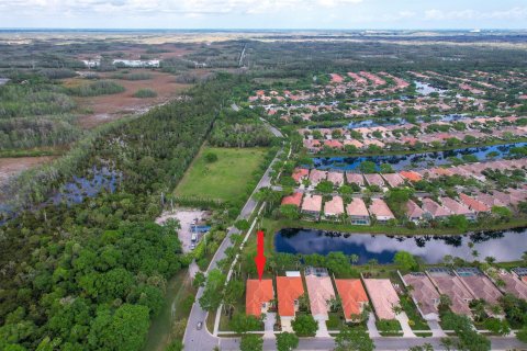 Villa ou maison à vendre à West Palm Beach, Floride: 4 chambres, 185.9 m2 № 1079567 - photo 4