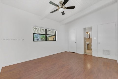 Casa en venta en North Miami, Florida, 5 dormitorios, 306.95 m2 № 1396020 - foto 20