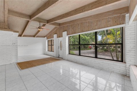 Casa en venta en North Miami, Florida, 5 dormitorios, 306.95 m2 № 1396020 - foto 8