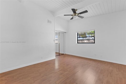 Casa en venta en North Miami, Florida, 5 dormitorios, 306.95 m2 № 1396020 - foto 21