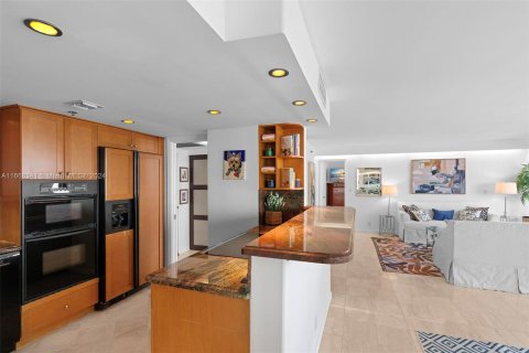 Copropriété à vendre à Miami, Floride: 2 chambres, 121.14 m2 № 1395969 - photo 11