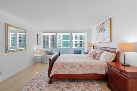 Copropriété à vendre à Miami, Floride: 2 chambres, 121.14 m2 № 1395969 - photo 15