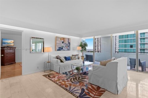 Condo in Miami, Florida, 2 bedrooms  № 1395969 - photo 5