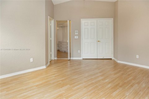 Casa en venta en Pembroke Pines, Florida, 4 dormitorios, 233.46 m2 № 1047469 - foto 15