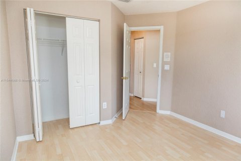 Casa en venta en Pembroke Pines, Florida, 4 dormitorios, 233.46 m2 № 1047469 - foto 22