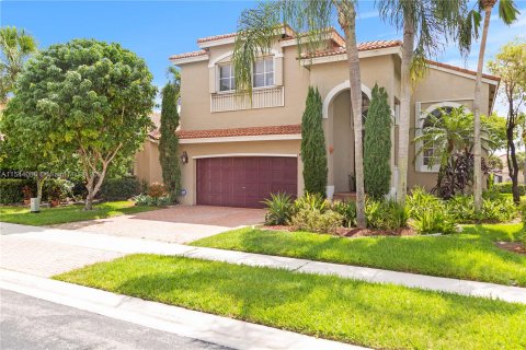 House in Pembroke Pines, Florida 4 bedrooms, 233.46 sq.m. № 1047469 - photo 2