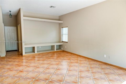 Casa en venta en Pembroke Pines, Florida, 4 dormitorios, 233.46 m2 № 1047469 - foto 11