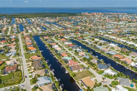 Купить земельный участок в Пунта-Горда, Флорида № 1064850 - фото 5