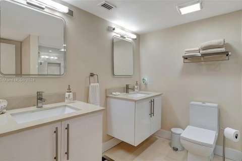 Copropriété à vendre à Pembroke Pines, Floride: 2 chambres, 144 m2 № 1206444 - photo 24