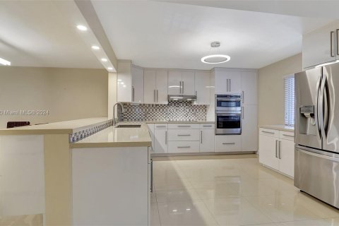 Copropriété à vendre à Pembroke Pines, Floride: 2 chambres, 144 m2 № 1206444 - photo 10