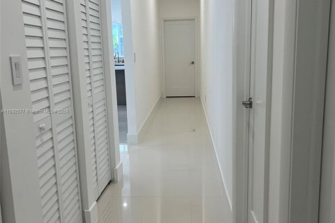 Villa ou maison à vendre à Cutler Bay, Floride: 4 chambres, 211.26 m2 № 1206488 - photo 22