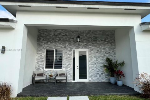 Casa en venta en Cutler Bay, Florida, 4 dormitorios, 211.26 m2 № 1206488 - foto 5