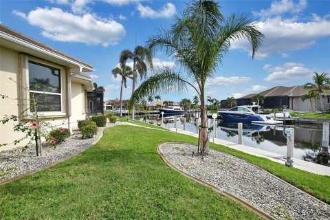 Villa ou maison à vendre à Punta Gorda, Floride: 3 chambres, 294.04 m2 № 1056408 - photo 18