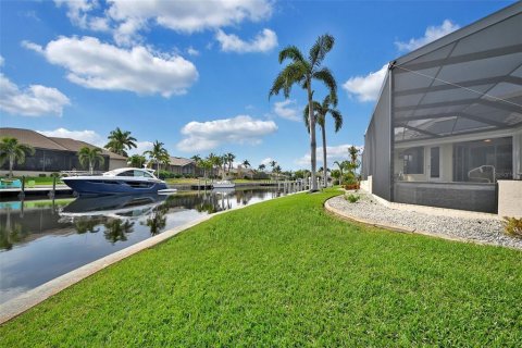 Villa ou maison à vendre à Punta Gorda, Floride: 3 chambres, 294.04 m2 № 1056408 - photo 16