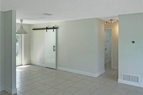 Villa ou maison à vendre à Tampa, Floride: 3 chambres, 83.98 m2 № 1370124 - photo 8