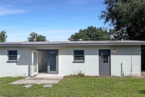 House in Tampa, Florida 3 bedrooms, 83.98 sq.m. № 1370124 - photo 6